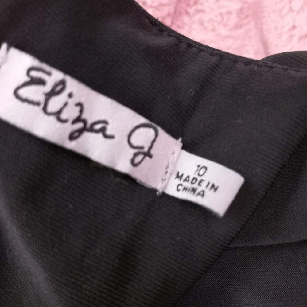 Eliza J Black and Floral Dress - Picture 6 of 9